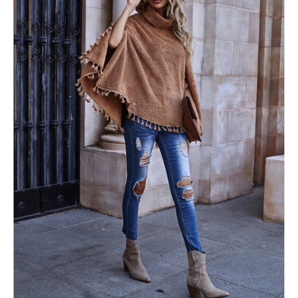 CLEARANCE Soft Teddy Faux Fur Fringe Turtleneck Cape - Picture 5 of 8